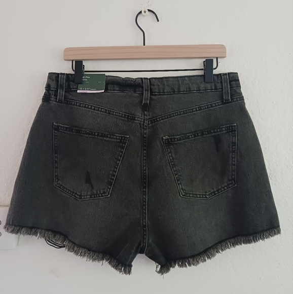 Women's High Rise EasyRigid Cutoff Jean Shorts‎ - Picture 4 of 9